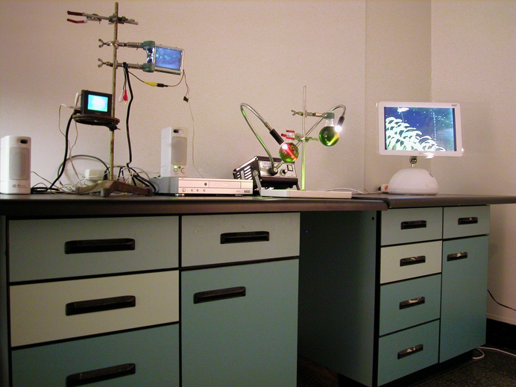 Lab-bench